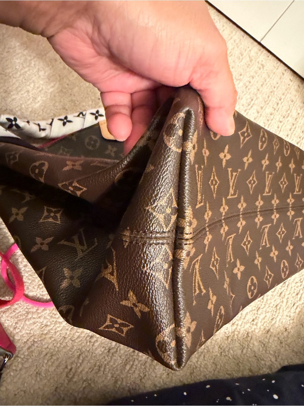 Louis Vuitton gracefull mm brand new never use  w/o  lv tag as my initial on it - Picture 5 of 7